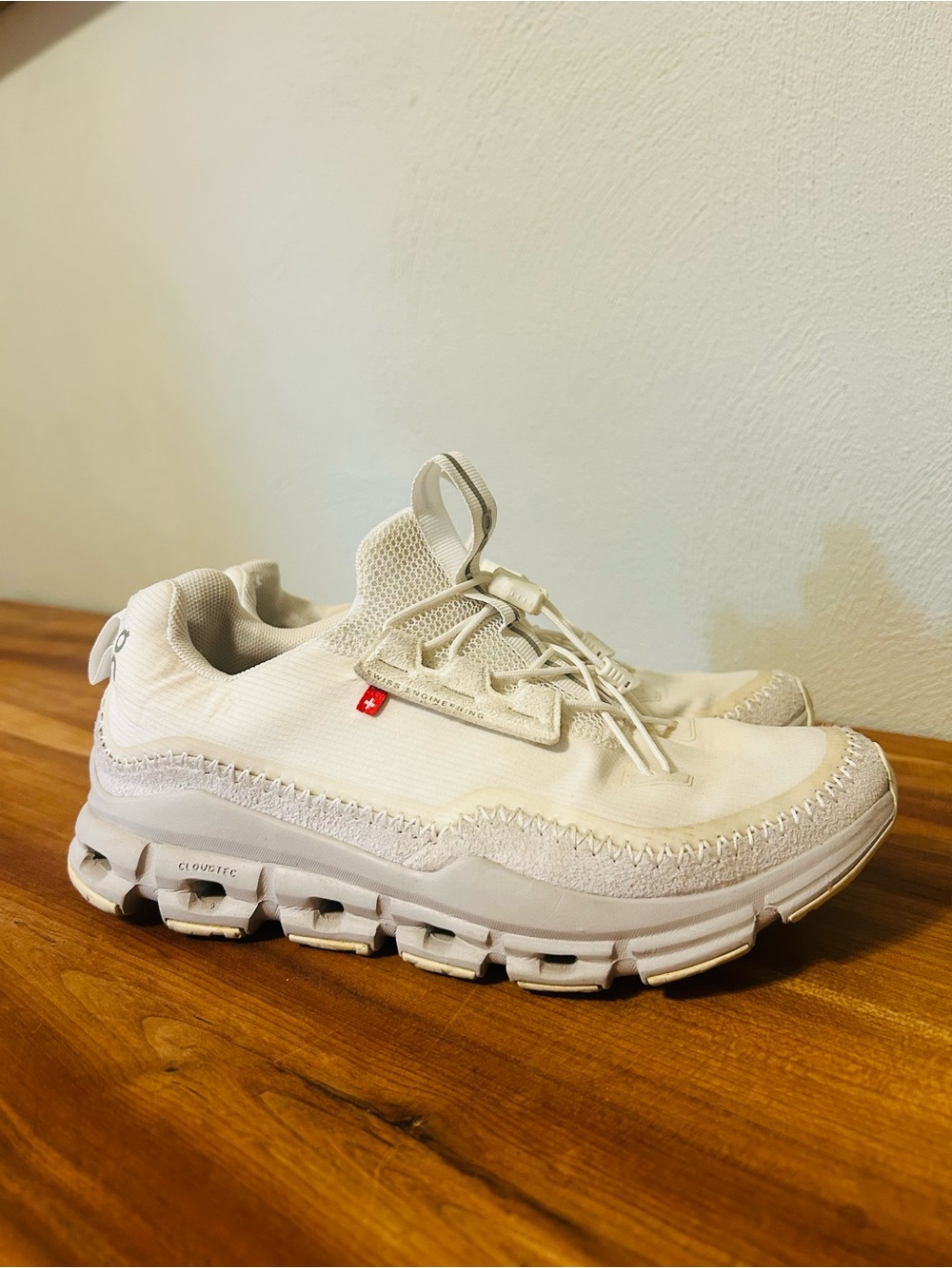 ON Running Women’s Cloudaway | Size 6.5 | Undyed/White